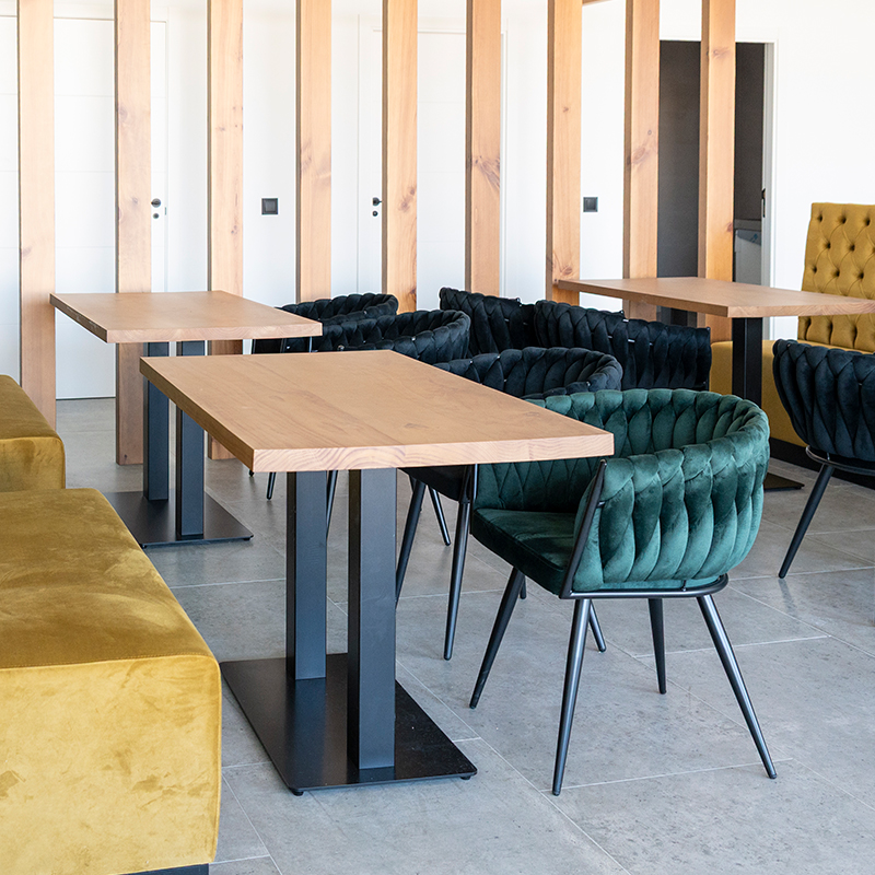 INSPIRAH-Inicio-09 Imagen de mesas y sillones para coworking